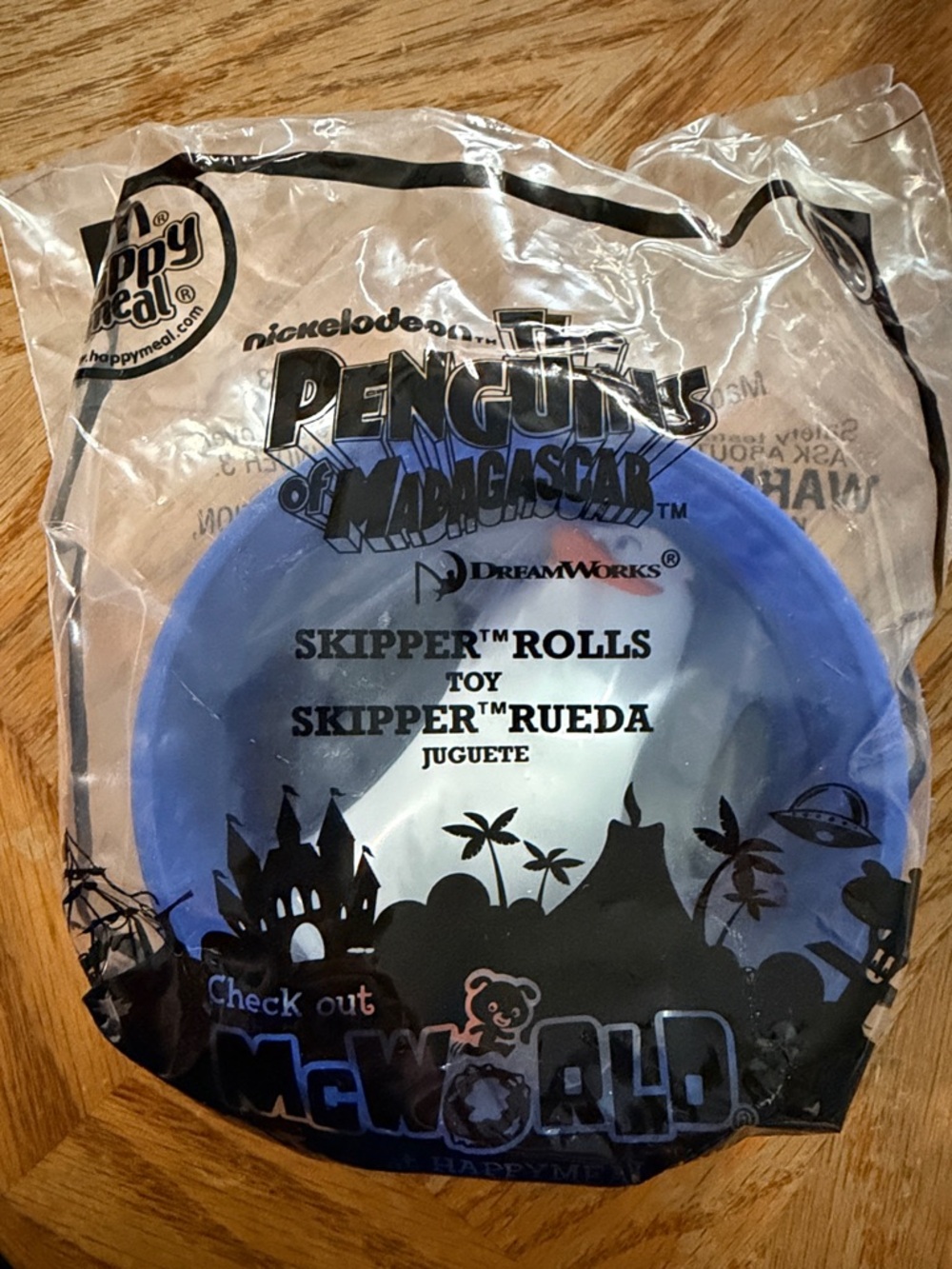 Penguins of Madagascar McDonalds Toy set of 7 - Picture 2 of 8